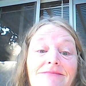 Meet your Posher, Deena